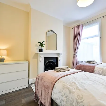 A Two Bedroom A Stride Away From Meridian Greenwich Londra Esterno foto